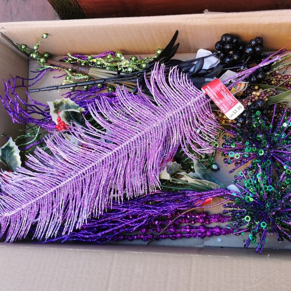 Christmas decor - Picture 1 of 2